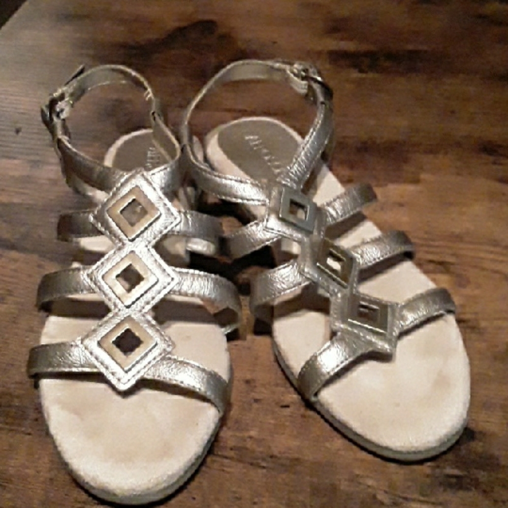 Women's Sz 6 Boho Aerosoles Stylish Silver/gold  Strappy Sandals